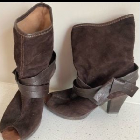 Naya Artemis Women's Tan Suede Peep Toe Heeled Ankle Booties Size 8.5 EUC - Picture 8 of 8